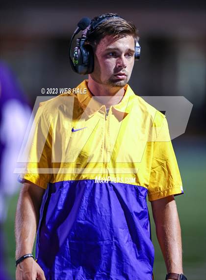Thumbnail 2 in DeSoto Central vs. Germantown photogallery.