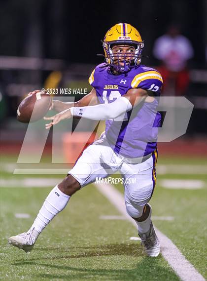 Thumbnail 1 in DeSoto Central vs. Germantown photogallery.