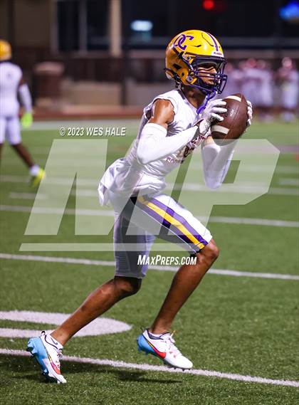 Thumbnail 2 in DeSoto Central vs. Germantown photogallery.