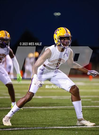 Thumbnail 2 in DeSoto Central vs. Germantown photogallery.