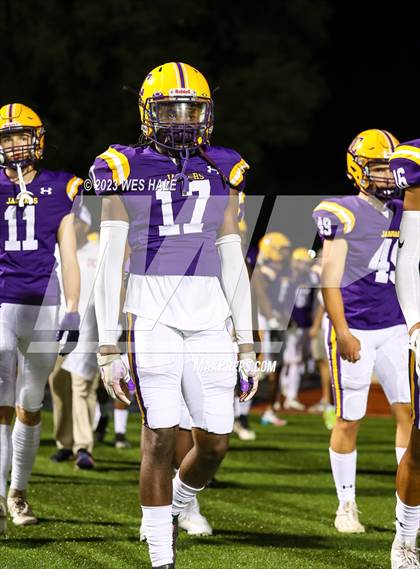 Thumbnail 2 in DeSoto Central vs. Germantown photogallery.