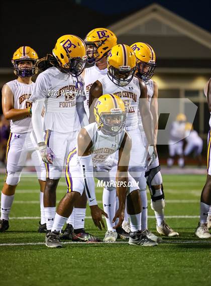 Thumbnail 3 in DeSoto Central vs. Germantown photogallery.