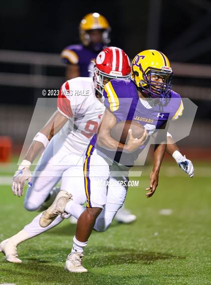 Thumbnail 3 in DeSoto Central vs. Germantown photogallery.