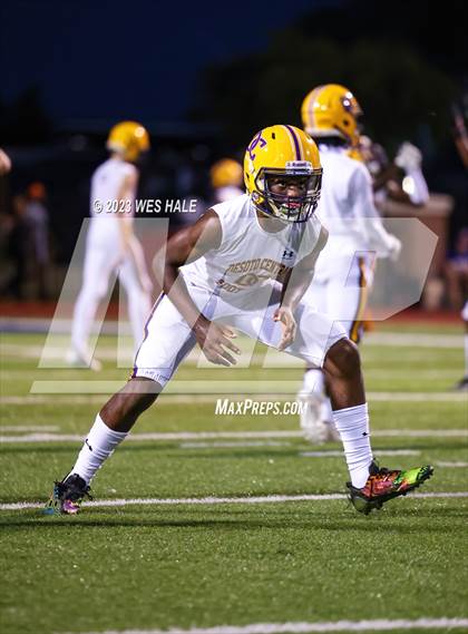 Thumbnail 2 in DeSoto Central vs. Germantown photogallery.