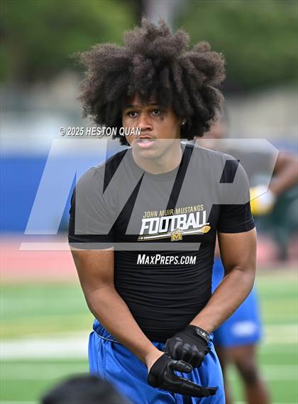Thumbnail 2 in Dominguez vs. Muir (LB Poly Legends 7x7) photogallery.