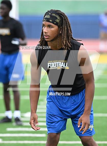 Thumbnail 1 in Dominguez vs. Muir (LB Poly Legends 7x7) photogallery.