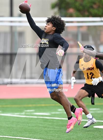 Thumbnail 1 in Dominguez vs. Muir (LB Poly Legends 7x7) photogallery.