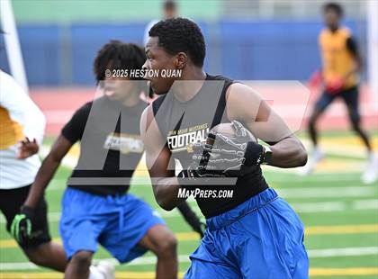 Thumbnail 2 in Dominguez vs. Muir (LB Poly Legends 7x7) photogallery.
