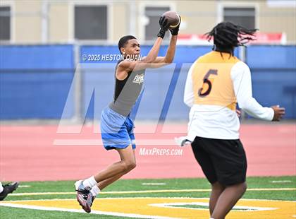 Thumbnail 1 in Dominguez vs. Muir (LB Poly Legends 7x7) photogallery.