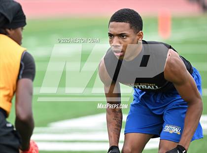 Thumbnail 2 in Dominguez vs. Muir (LB Poly Legends 7x7) photogallery.