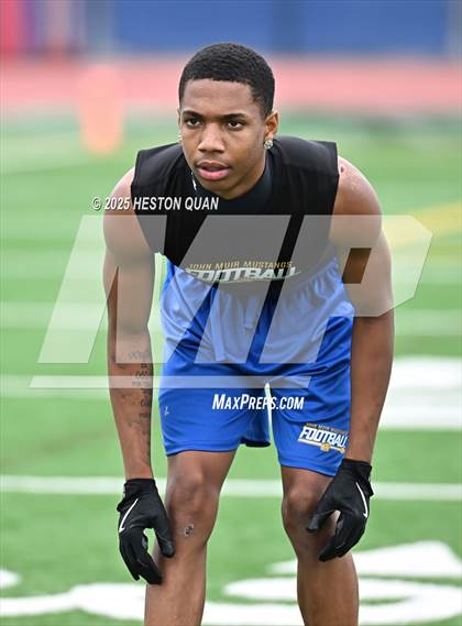Thumbnail 1 in Dominguez vs. Muir (LB Poly Legends 7x7) photogallery.
