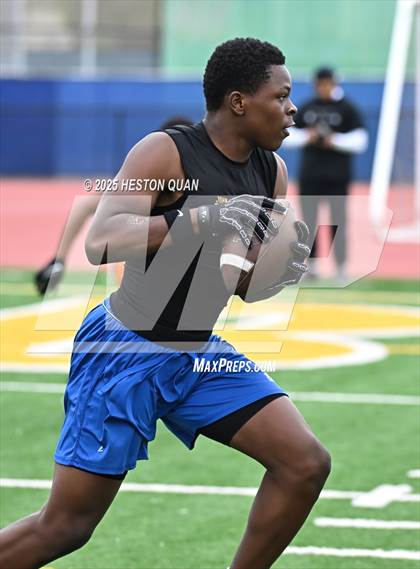 Thumbnail 1 in Dominguez vs. Muir (LB Poly Legends 7x7) photogallery.