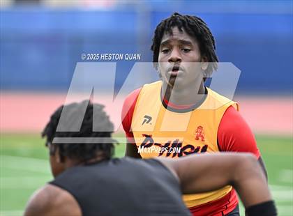 Thumbnail 3 in Dominguez vs. Muir (LB Poly Legends 7x7) photogallery.