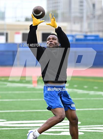Thumbnail 1 in Dominguez vs. Muir (LB Poly Legends 7x7) photogallery.
