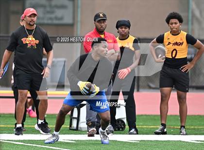 Thumbnail 3 in Dominguez vs. Muir (LB Poly Legends 7x7) photogallery.