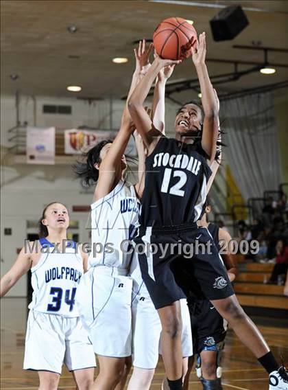 Thumbnail 2 in West Hills vs. Stockdale photogallery.