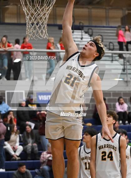 Thumbnail 1 in Borah vs Meridian (IHSAA 5A District III Quarterfinals) photogallery.