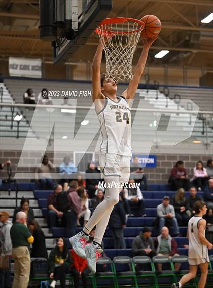 Thumbnail 2 in Borah vs Meridian (IHSAA 5A District III Quarterfinals) photogallery.