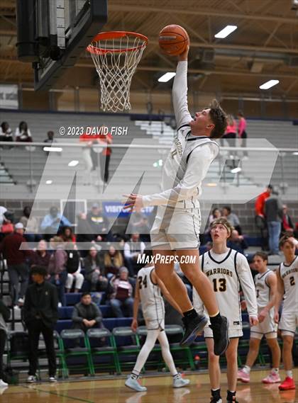 Thumbnail 1 in Borah vs Meridian (IHSAA 5A District III Quarterfinals) photogallery.