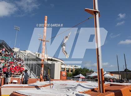 Thumbnail 2 in UIL 2A Boys State Track Meet photogallery.