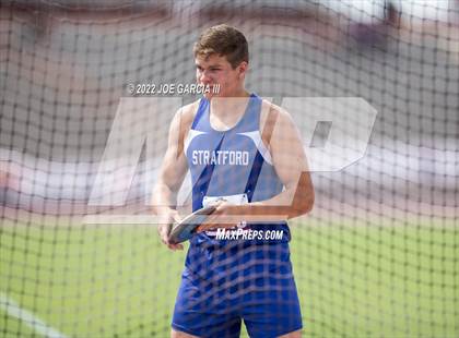 Thumbnail 1 in UIL 2A Boys State Track Meet photogallery.
