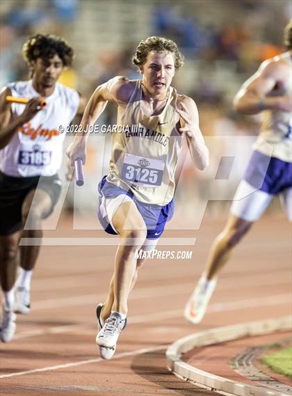 Thumbnail 3 in UIL 2A Boys State Track Meet photogallery.