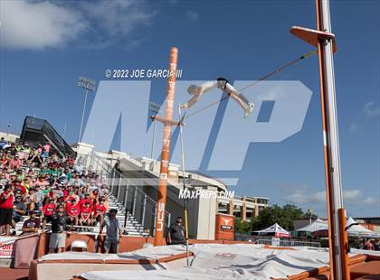 Thumbnail 1 in UIL 2A Boys State Track Meet photogallery.