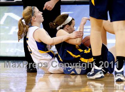 Thumbnail 2 in Notre Dame Academy vs. Newport Central Catholic (KHSAA Ninth Region Semifinal) photogallery.