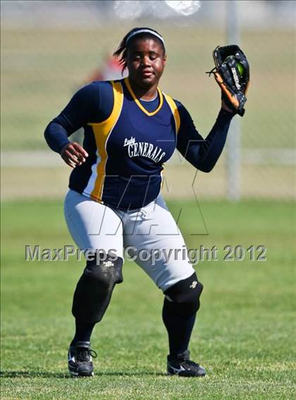 Thumbnail 3 in Shafter vs East (Mira Monte Invitational) photogallery.