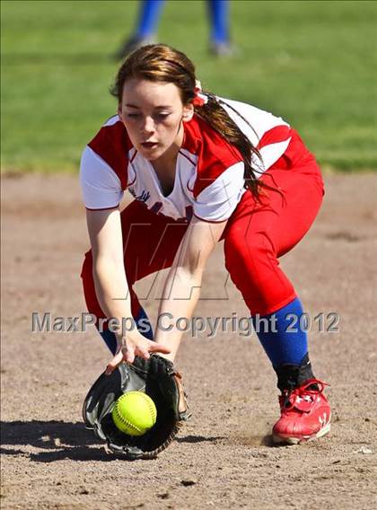 Thumbnail 2 in Shafter vs East (Mira Monte Invitational) photogallery.