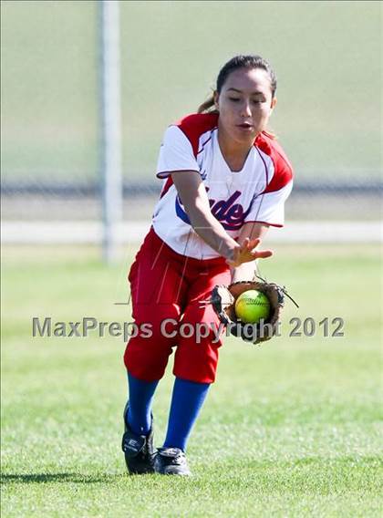 Thumbnail 2 in Shafter vs East (Mira Monte Invitational) photogallery.