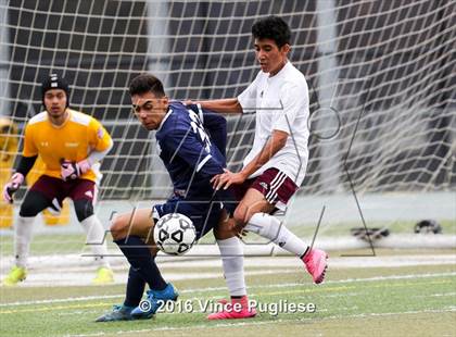 Thumbnail 2 in Fremont vs. South East (CIF LACS D2 Final) photogallery.