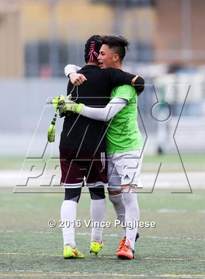 Thumbnail 3 in Fremont vs. South East (CIF LACS D2 Final) photogallery.