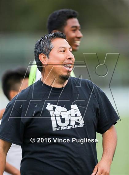 Thumbnail 3 in Fremont vs. South East (CIF LACS D2 Final) photogallery.