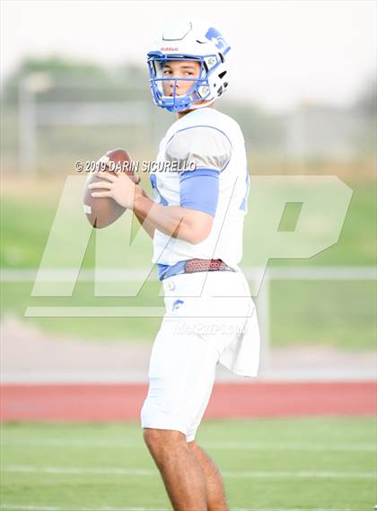 Thumbnail 3 in Mesquite @ Combs photogallery.