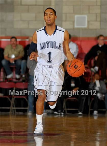 Thumbnail 1 in Loyola vs. Taft (Nike Extravaganza) photogallery.
