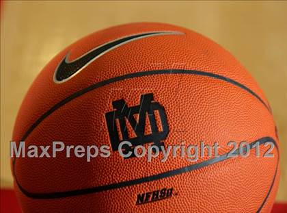 Thumbnail 2 in Loyola vs. Taft (Nike Extravaganza) photogallery.