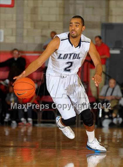 Thumbnail 3 in Loyola vs. Taft (Nike Extravaganza) photogallery.