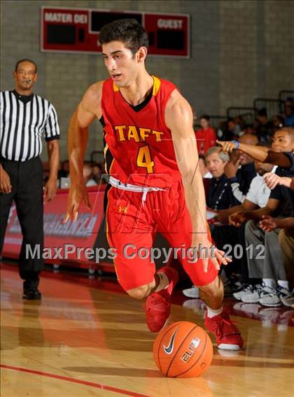 Thumbnail 3 in Loyola vs. Taft (Nike Extravaganza) photogallery.
