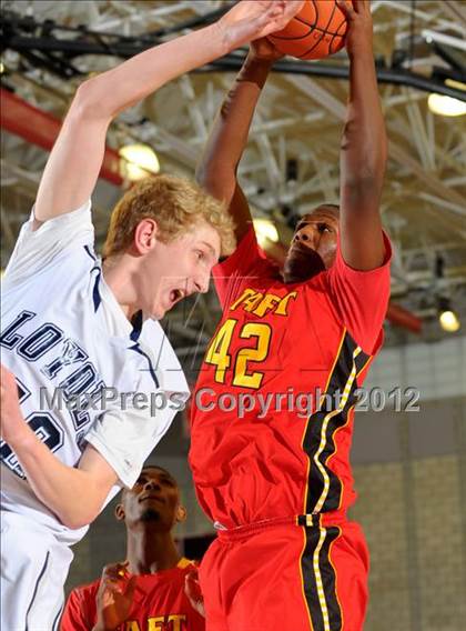Thumbnail 3 in Loyola vs. Taft (Nike Extravaganza) photogallery.