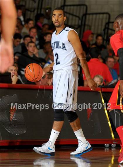Thumbnail 1 in Loyola vs. Taft (Nike Extravaganza) photogallery.