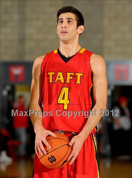 Thumbnail 3 in Loyola vs. Taft (Nike Extravaganza) photogallery.