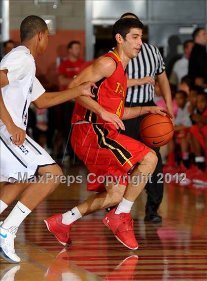 Thumbnail 1 in Loyola vs. Taft (Nike Extravaganza) photogallery.