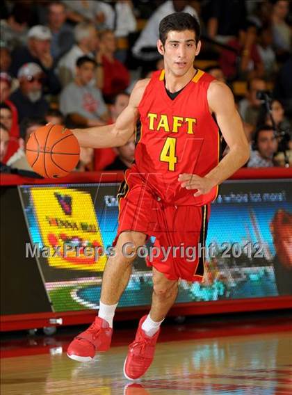 Thumbnail 3 in Loyola vs. Taft (Nike Extravaganza) photogallery.