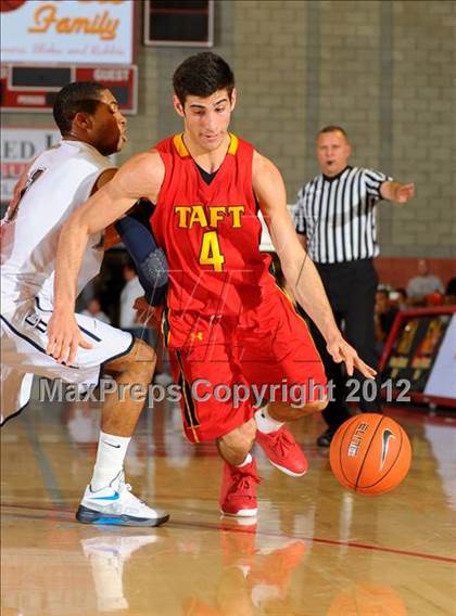 Thumbnail 3 in Loyola vs. Taft (Nike Extravaganza) photogallery.