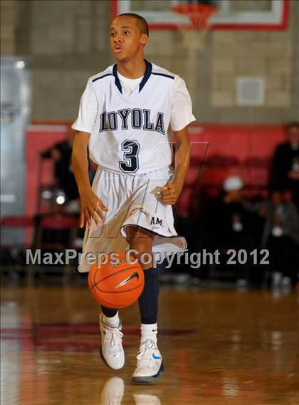 Thumbnail 3 in Loyola vs. Taft (Nike Extravaganza) photogallery.