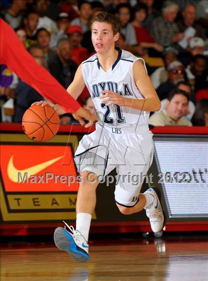 Thumbnail 1 in Loyola vs. Taft (Nike Extravaganza) photogallery.