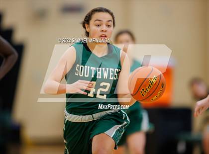 Thumbnail 3 in Lincoln Southwest vs Lincoln East photogallery.