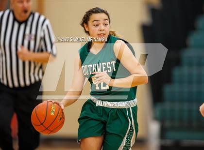 Thumbnail 3 in Lincoln Southwest vs Lincoln East photogallery.