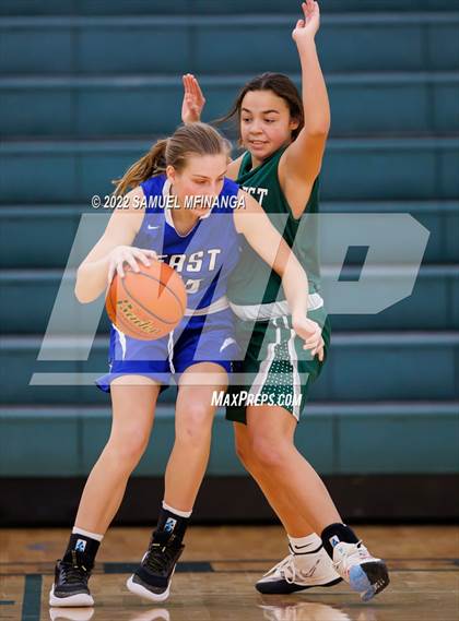 Thumbnail 3 in Lincoln Southwest vs Lincoln East photogallery.